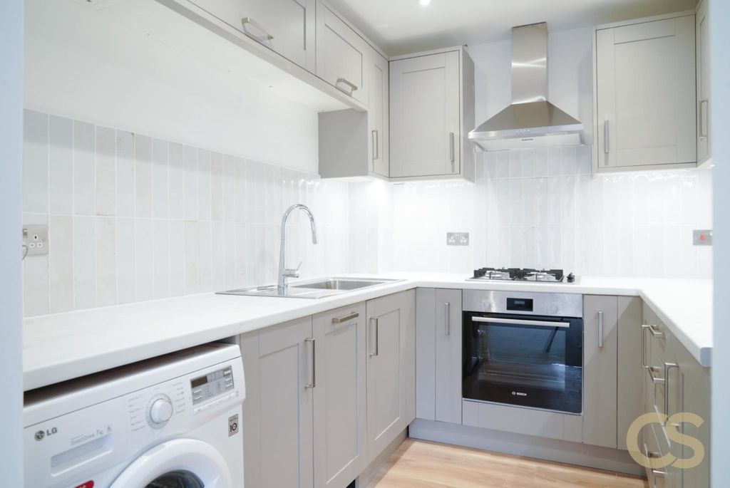 Property photo 2 of 10 5317001