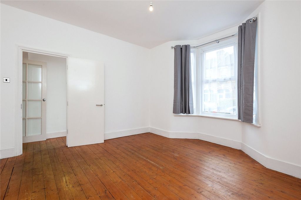 Property photo 3 of 15 Picture No. 17