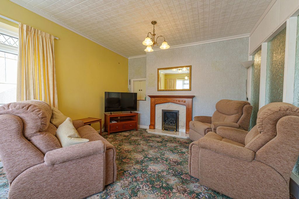Property photo 3 of 40