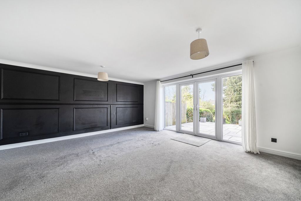 Property photo 2 of 20 1417088-7-69B1587...