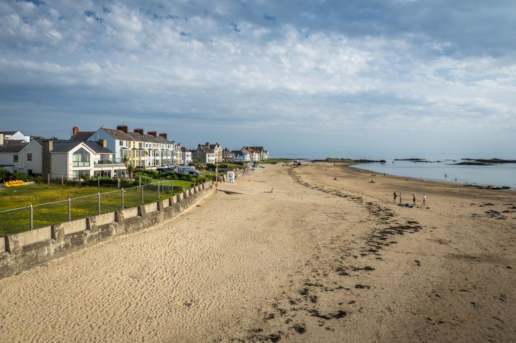 Additional image 18 of 3 bed flat for saleApartment 2, 1 Beach Terrace, Rhosneigr, Gwynedd LL64