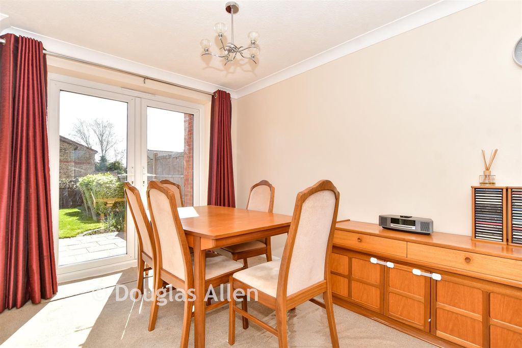 Property photo 3 of 15 Dining Area