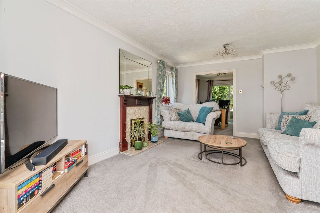 Property photo 3 of 17