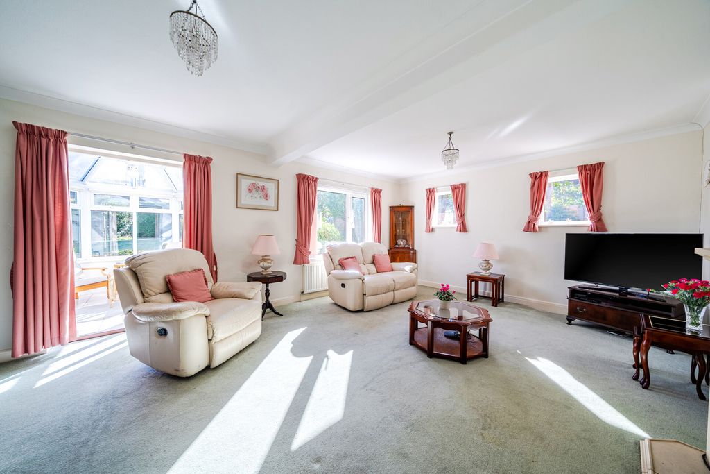 Property photo 2 of 26 Sitting Room