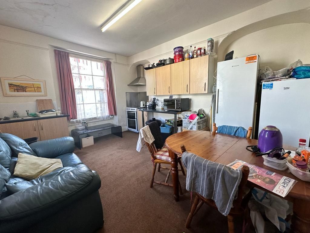 Property photo 2 of 9 Communal Area/Kitchen