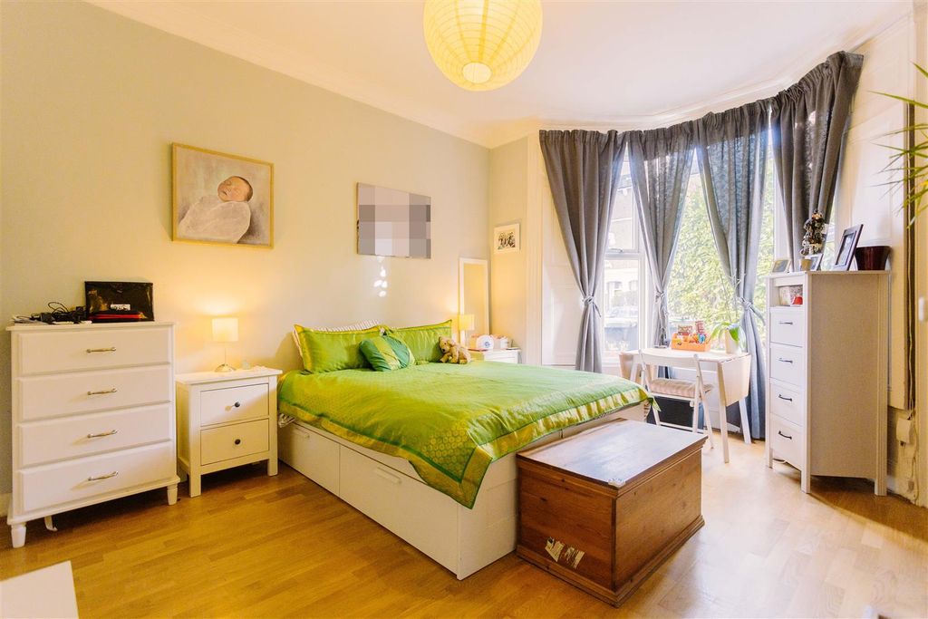 Property photo 3 of 15 Mb_Upper Tollington Park_Finsbury Park_Davies Davi
