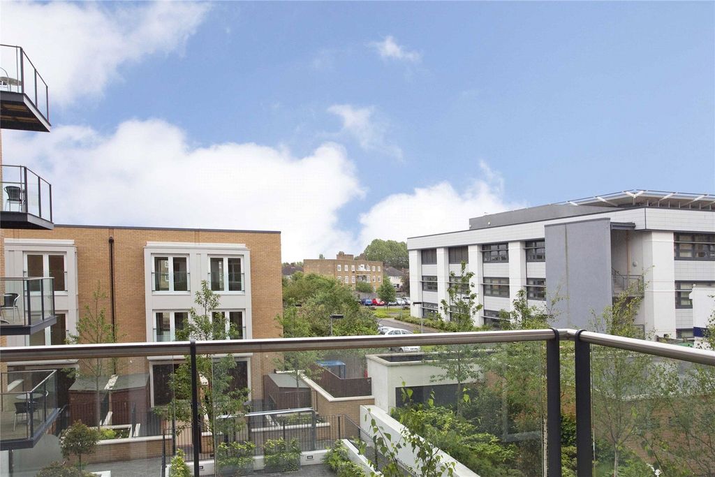 Property photo 1 of 9 Napier House