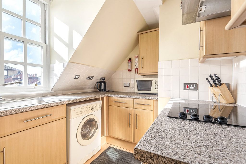 Property photo 2 of 10 Kitchen