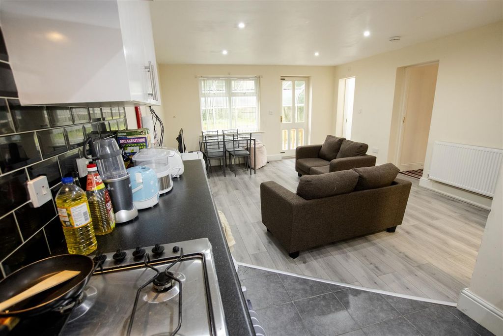 Property photo 2 of 9 Kitchen/ Diner