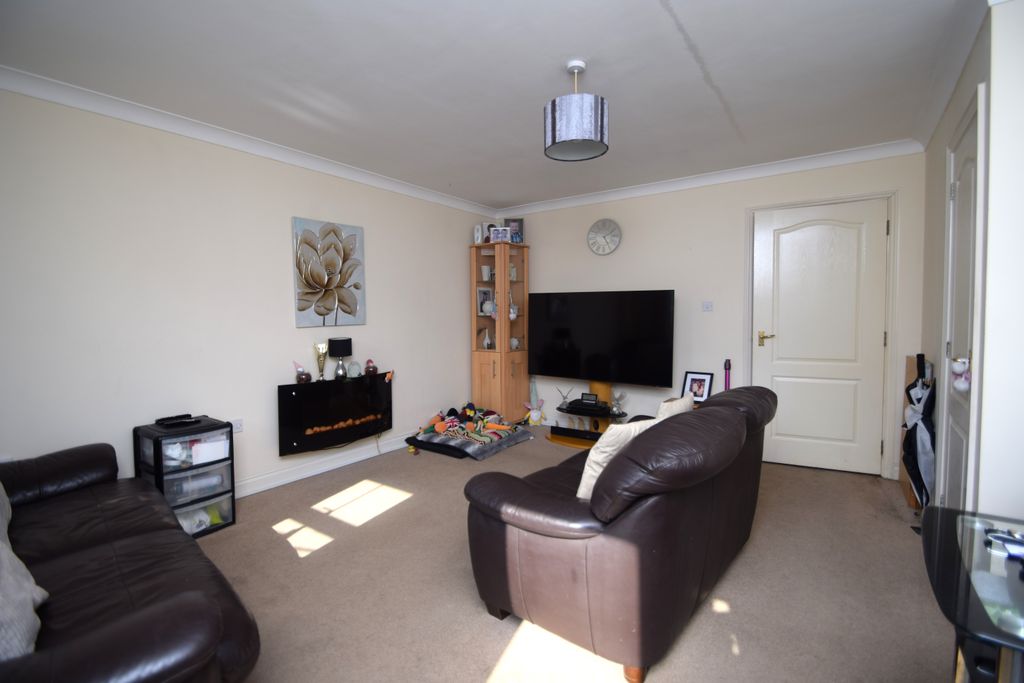 Property photo 2 of 11
