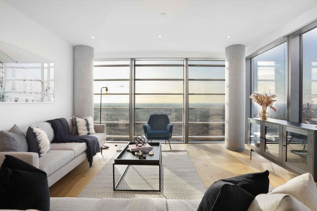 Property photo 2 of 24 Image