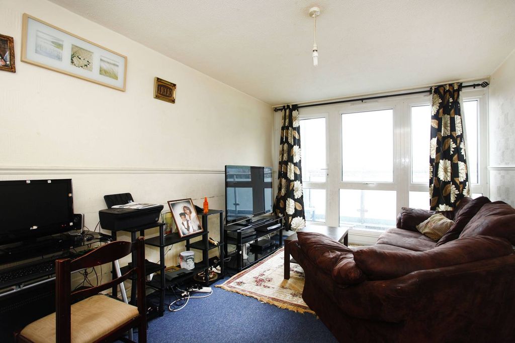 Property photo 2 of 3