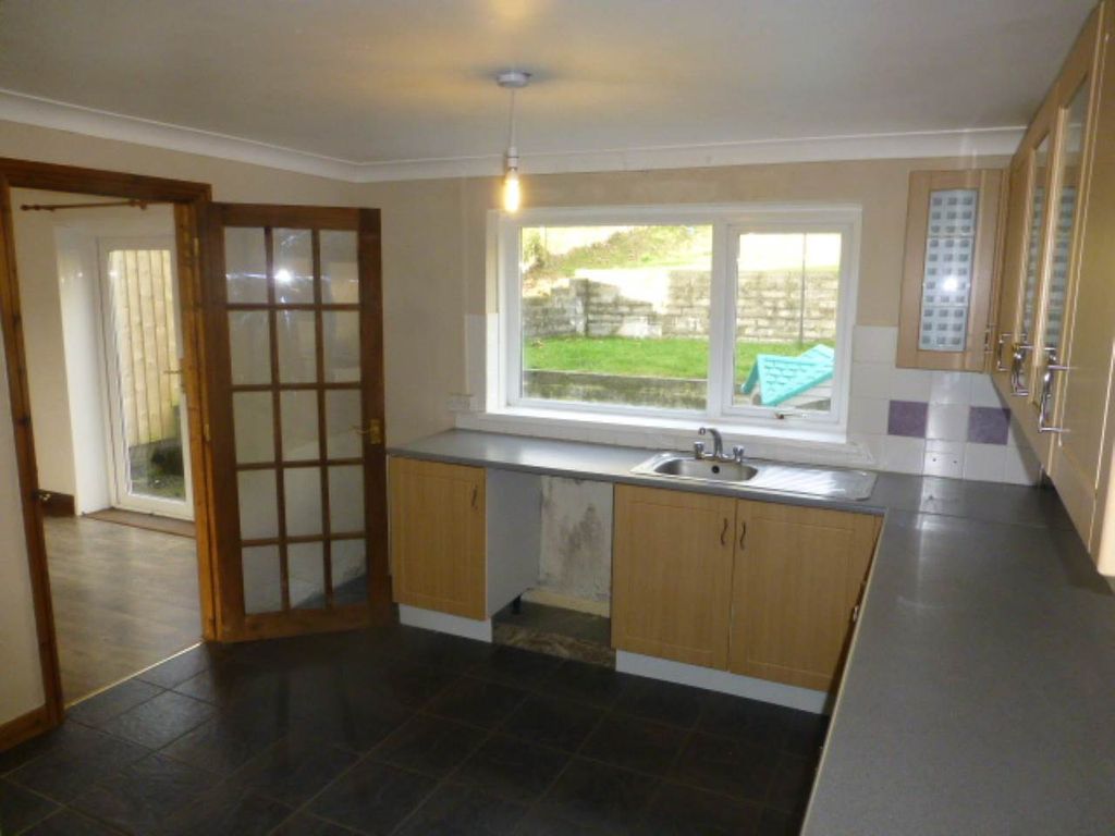 Property photo 2 of 15 Kitchen