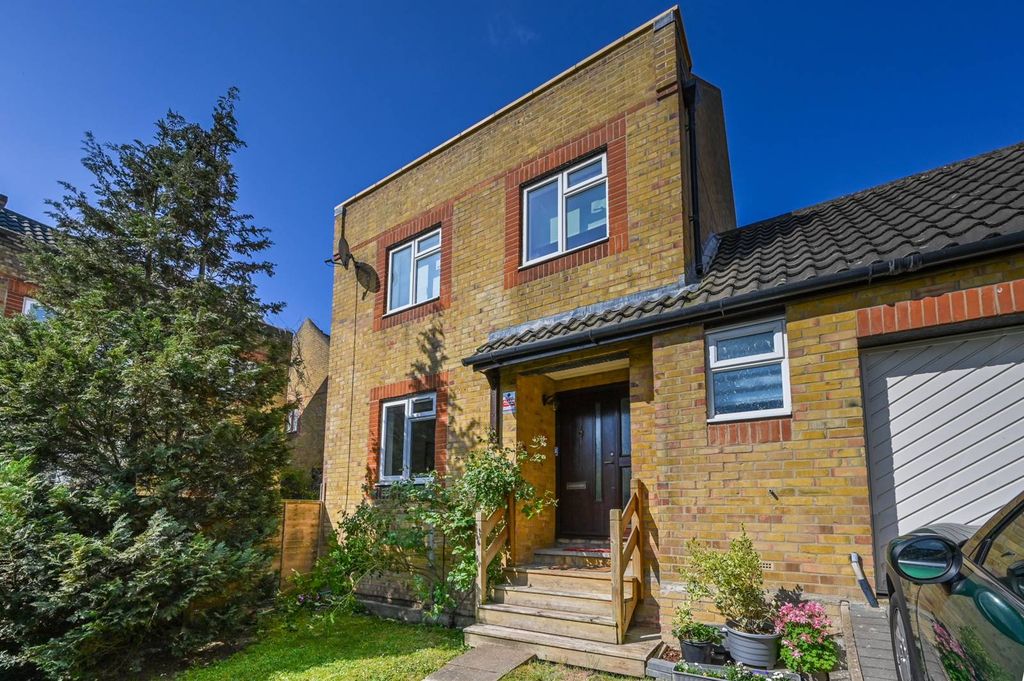 Property photo 2 of 17