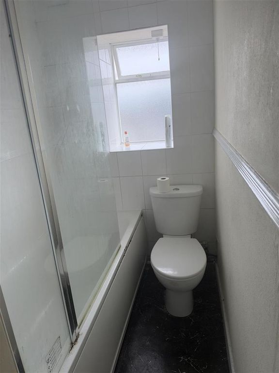 Property photo 2 of 5 Bathroom With Fitted Bathtub And Bright Window...