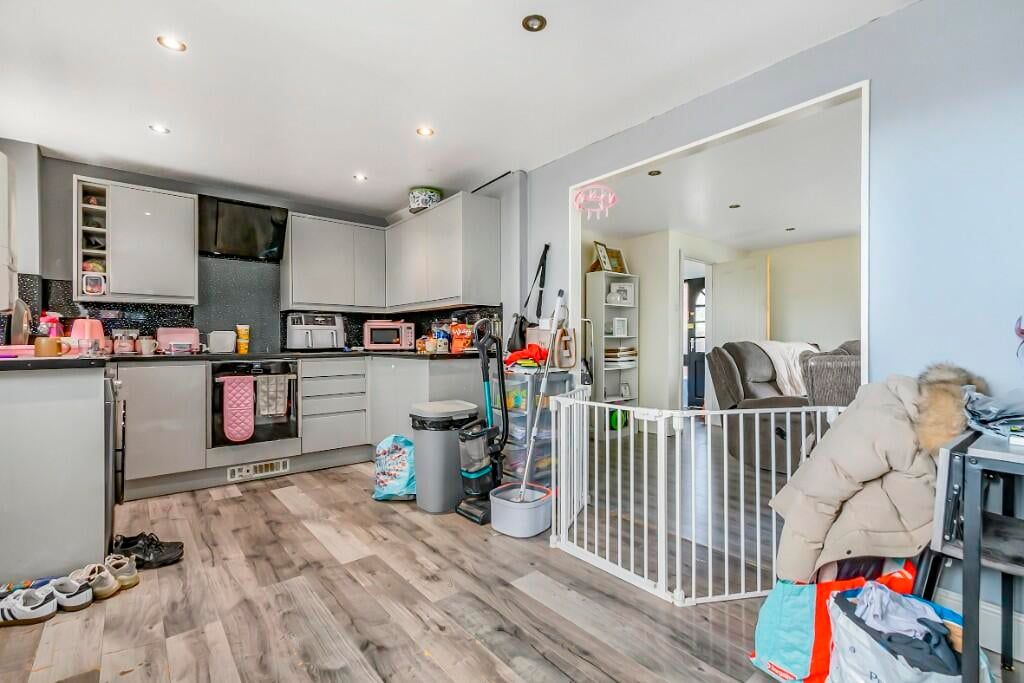 Property photo 3 of 22