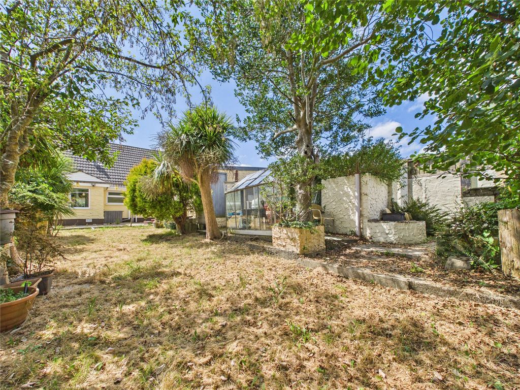 Property photo 2 of 40 Picture No. 45