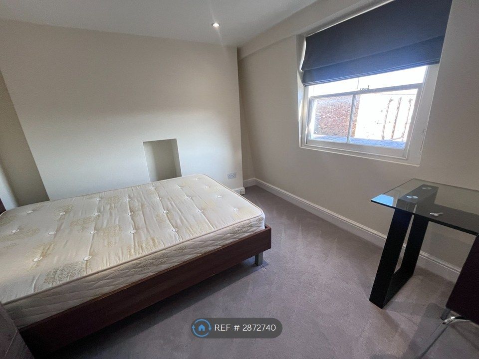 Property photo 2 of 13 Bedroom 1