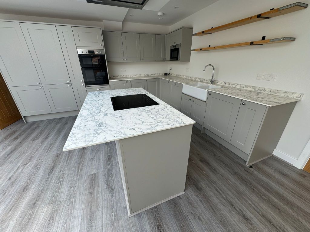 Property photo 3 of 18 Kitchen