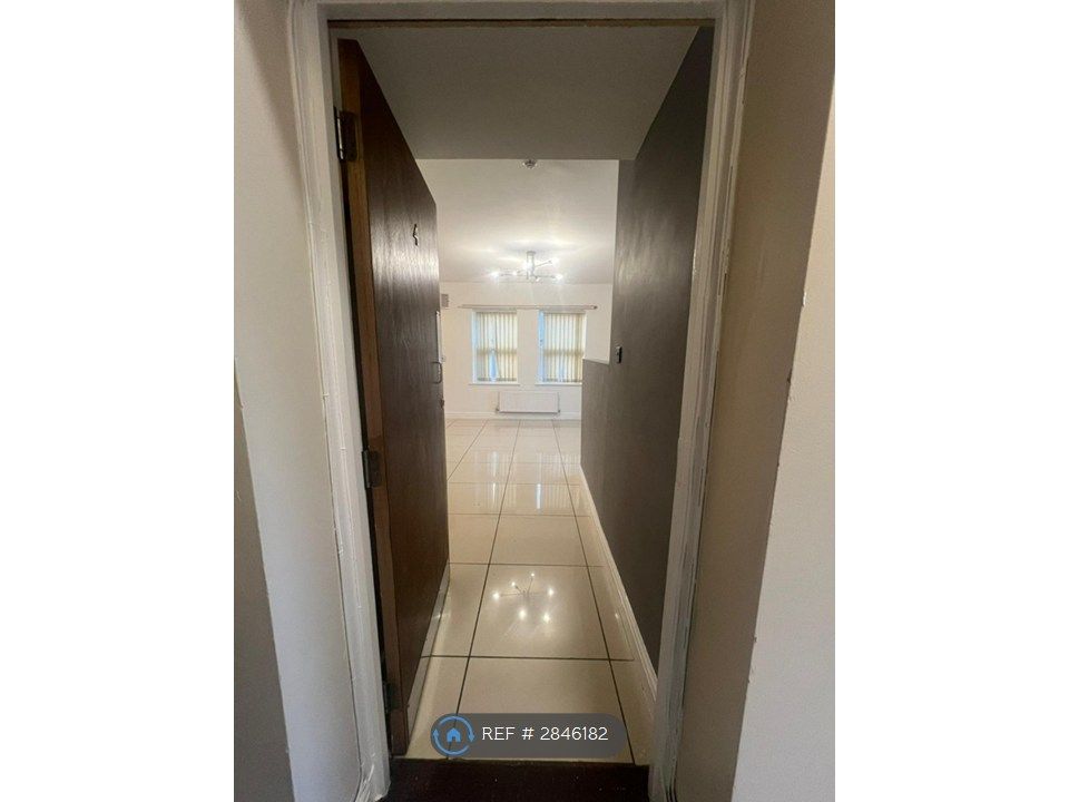 Property photo 3 of 9 Entrance