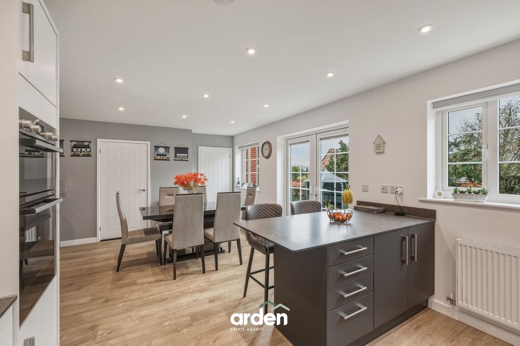 Property photo 3 of 14