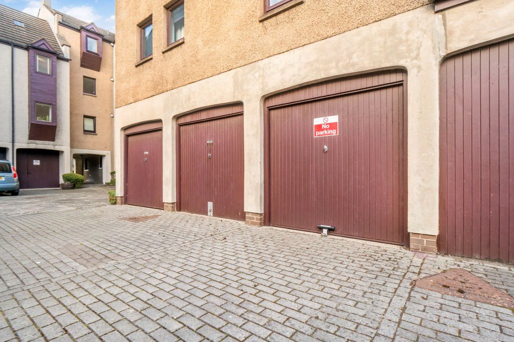 Property photo 2 of 8 5076212