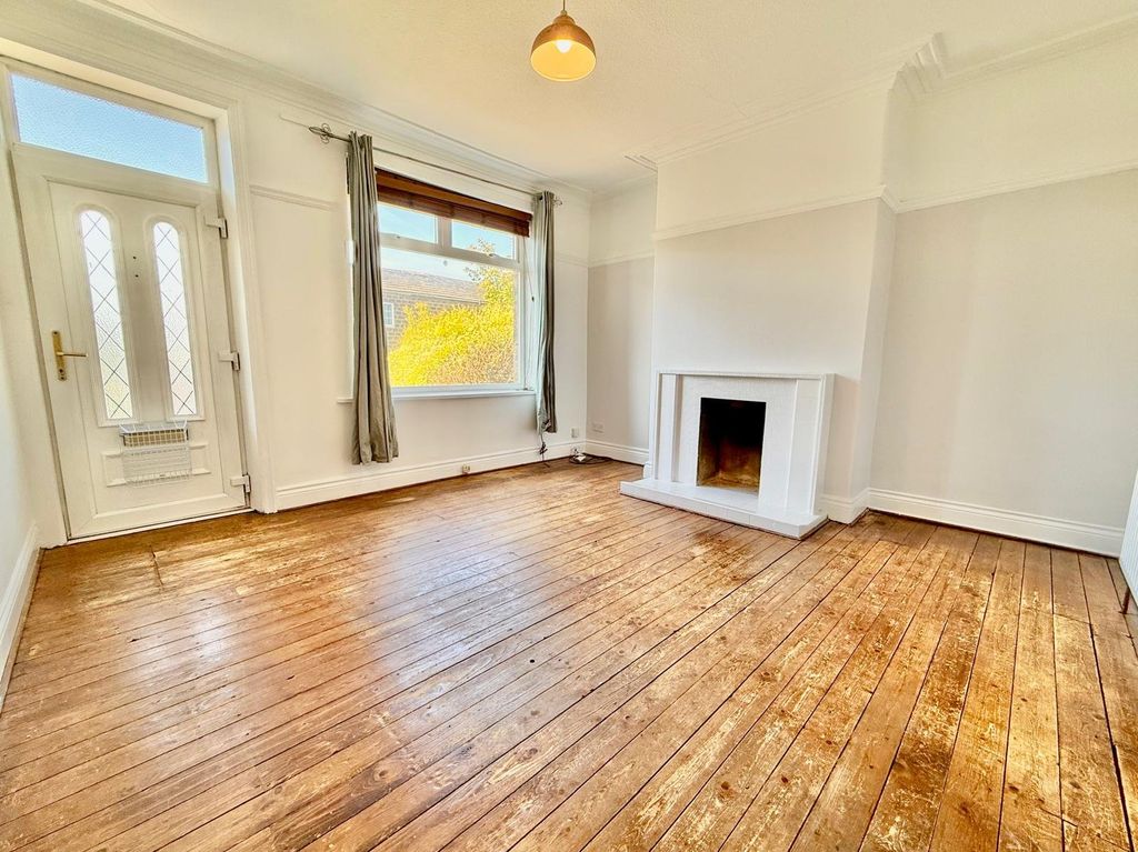 Property photo 2 of 17 Picture No. 26