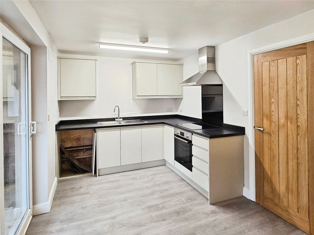 Property photo 3 of 9 Dining Kitchen
