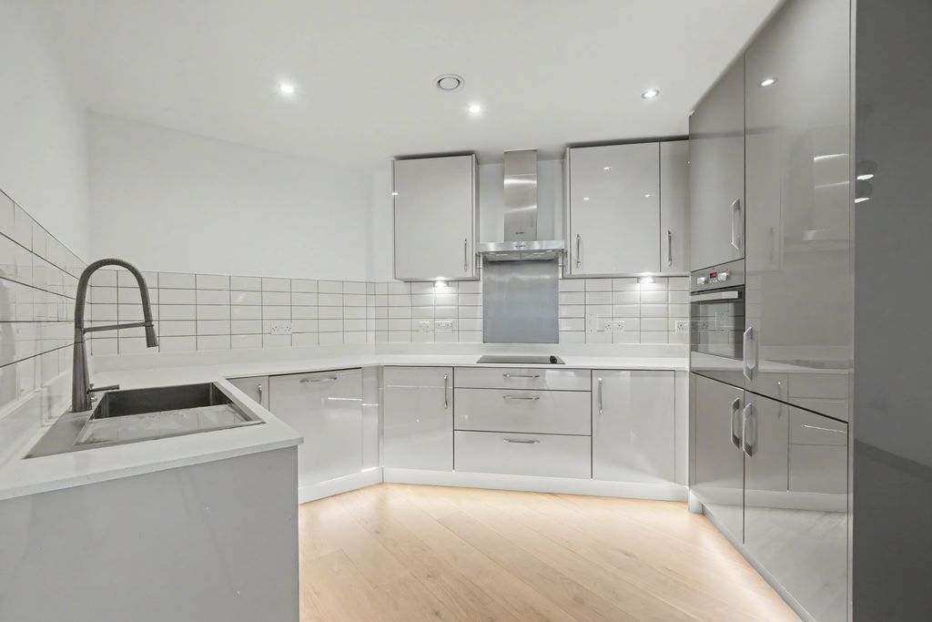 Additional image 6 of 2 bed flat for saleWilliam Mundy Way, Dartford DA1