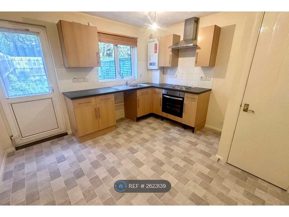 Property photo 2 of 9 Kitchen/Dining Area