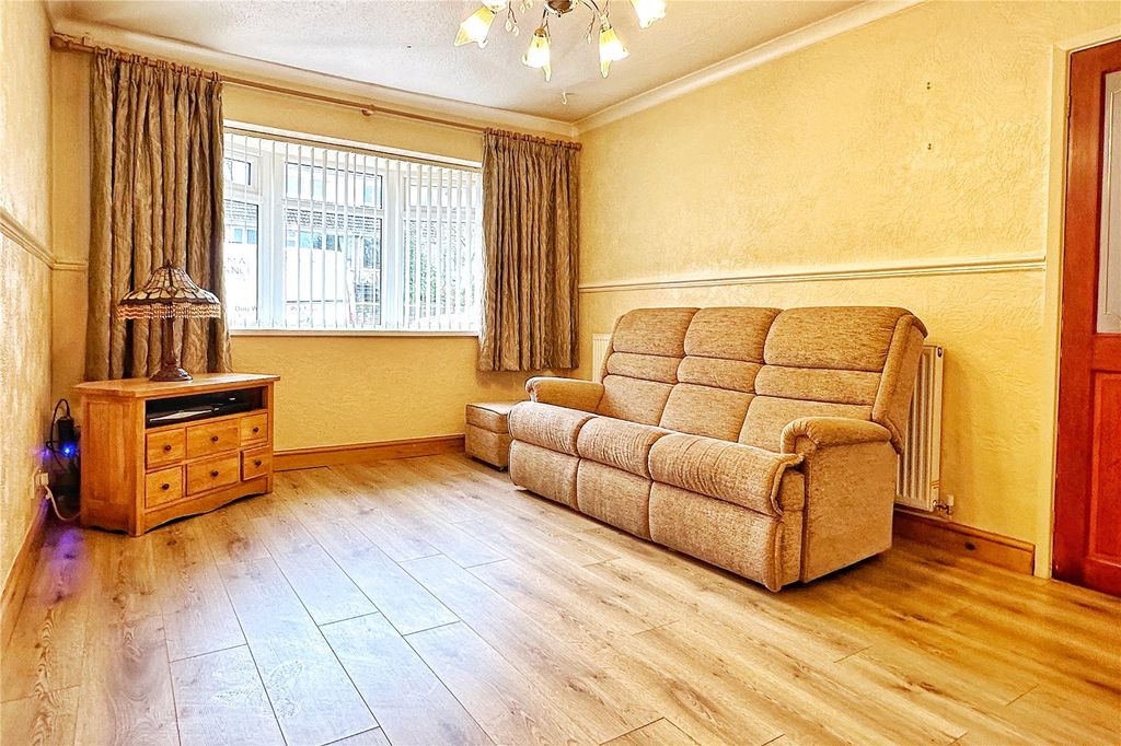 Property photo 3 of 21 Living Room