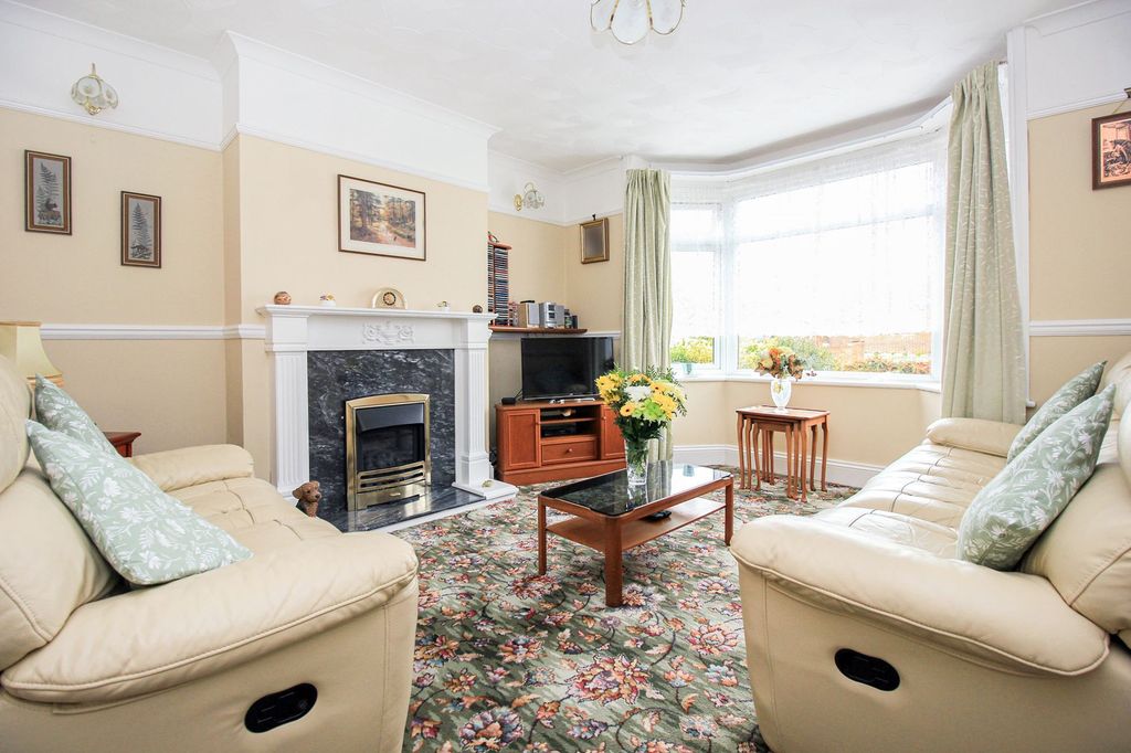 Property photo 2 of 21