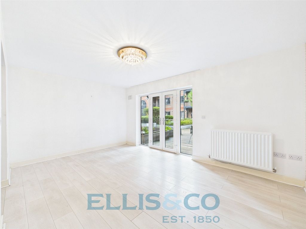 Property photo 3 of 15 Picture No. 20