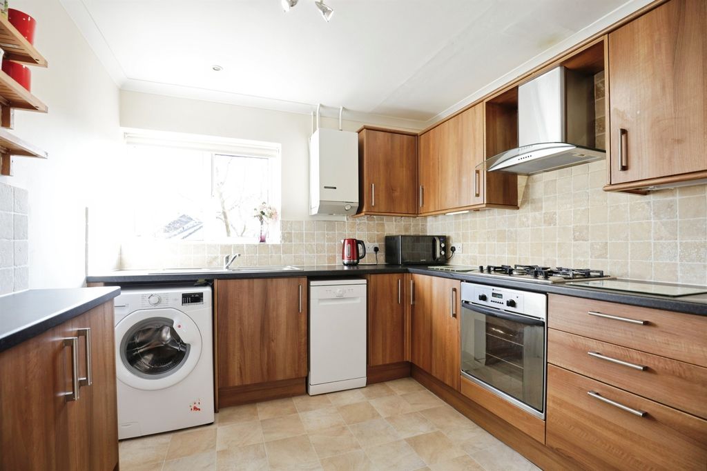 Property photo 3 of 13