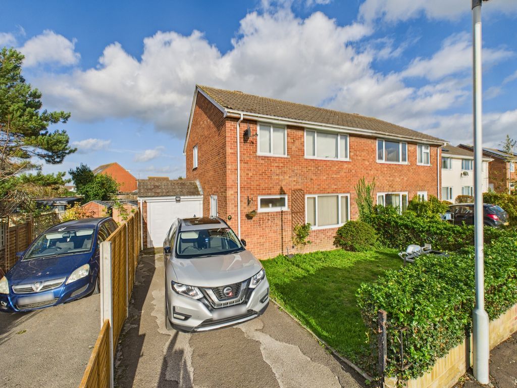 Property photo 1 of 17 Front