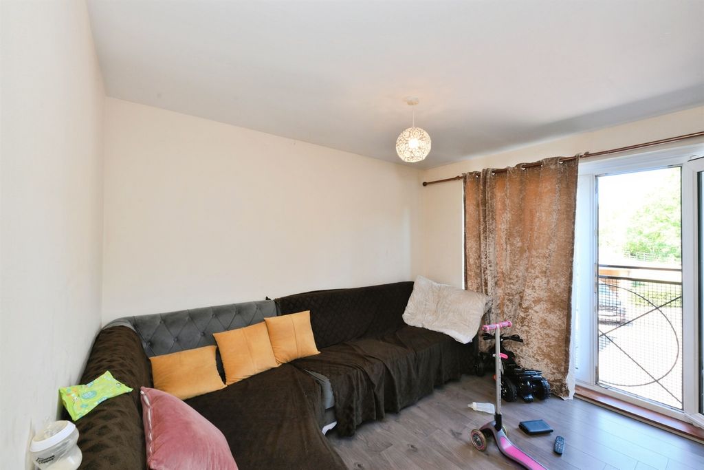 Property photo 3 of 16