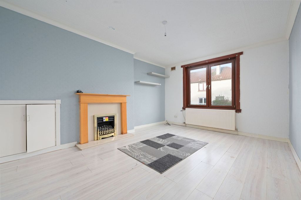 Property photo 3 of 23