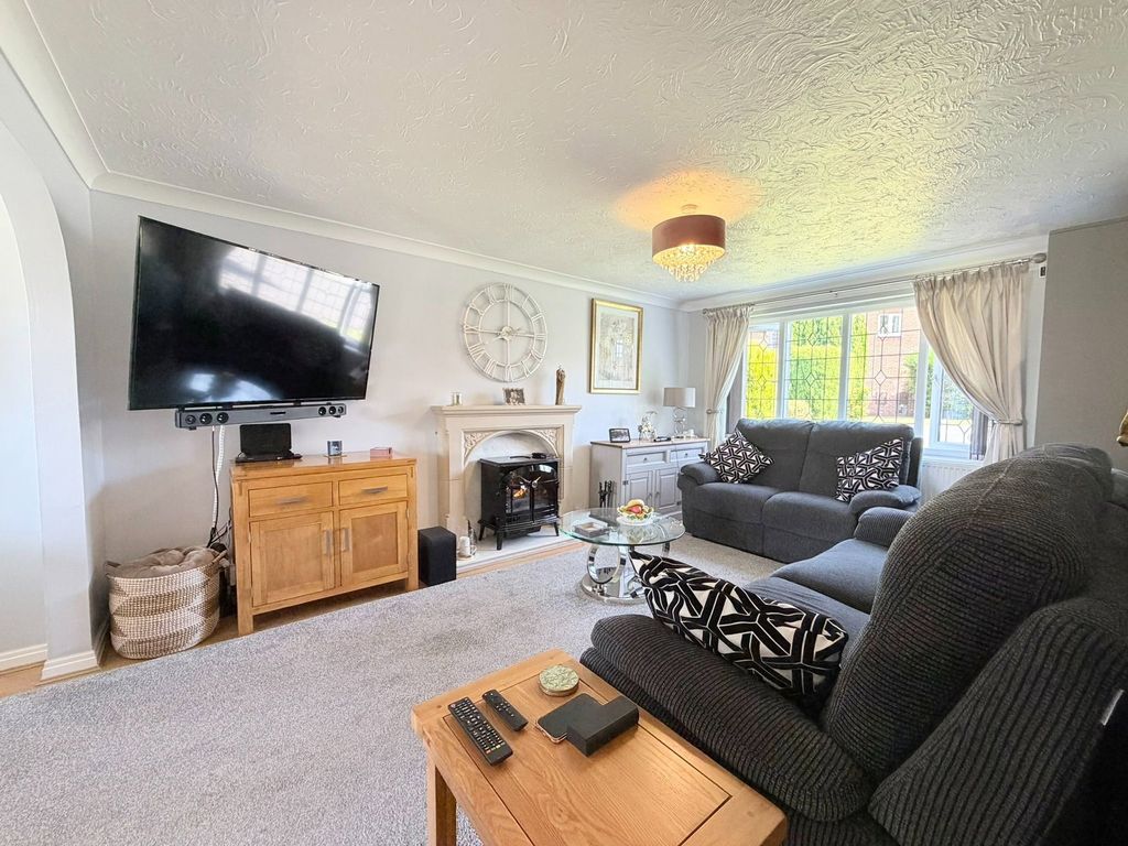 Property photo 2 of 45