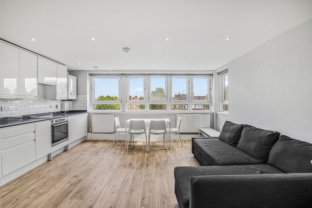 Property photo 1 of 10 Reception Room