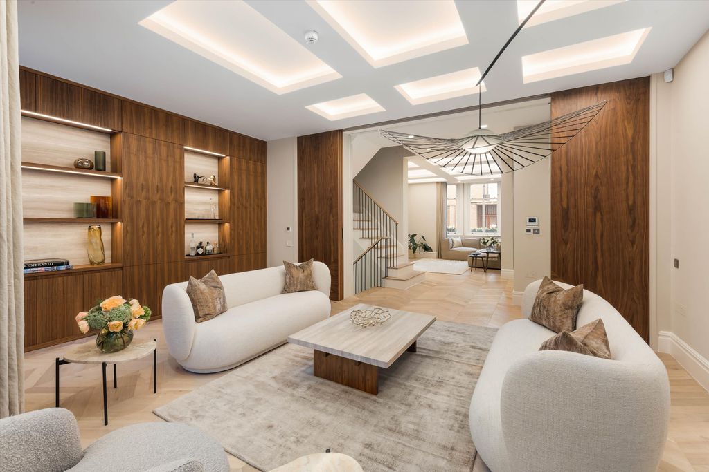 Property photo 1 of 17 Image