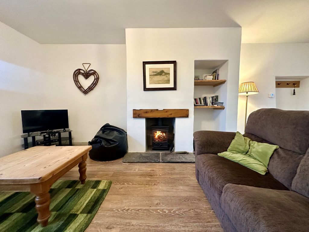 Property photo 2 of 31