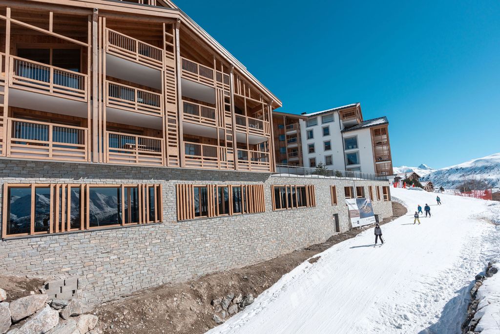 Property photo 2 of 11 Ski In And Out Alpe