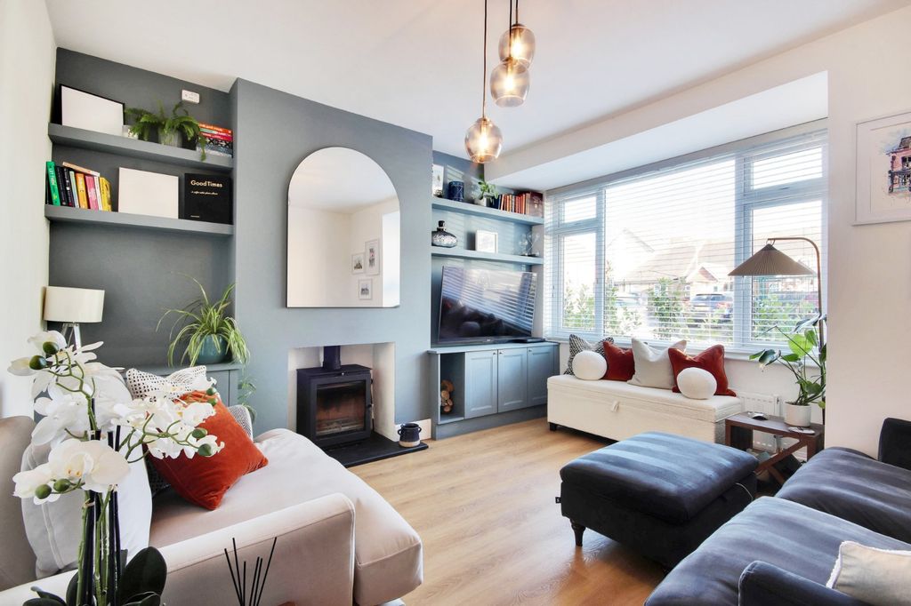 Property photo 3 of 15 Living Room