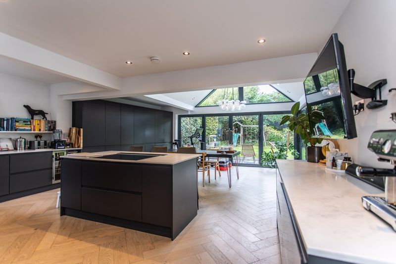 Property photo 2 of 25 Photo 9