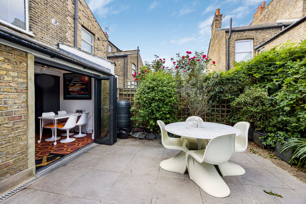 Property photo 2 of 15