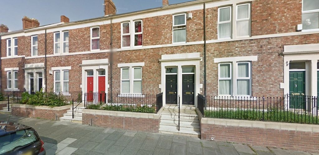 Property photo 1 of 4 8 Bedroom Flat For Sale