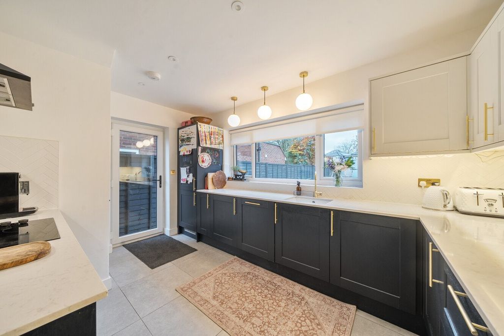 Property photo 3 of 20 Picture No. 02