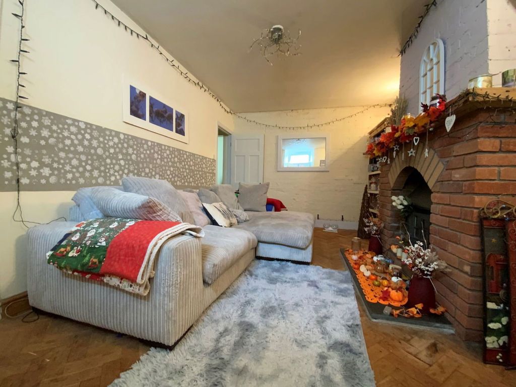 Property photo 2 of 9