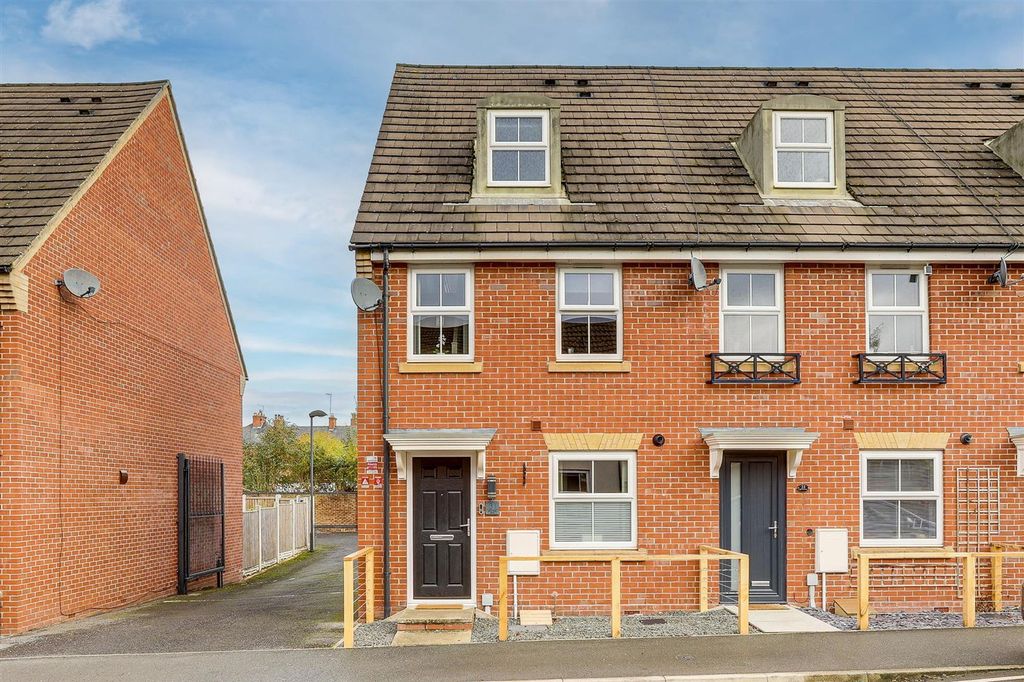 Property photo 1 of 24