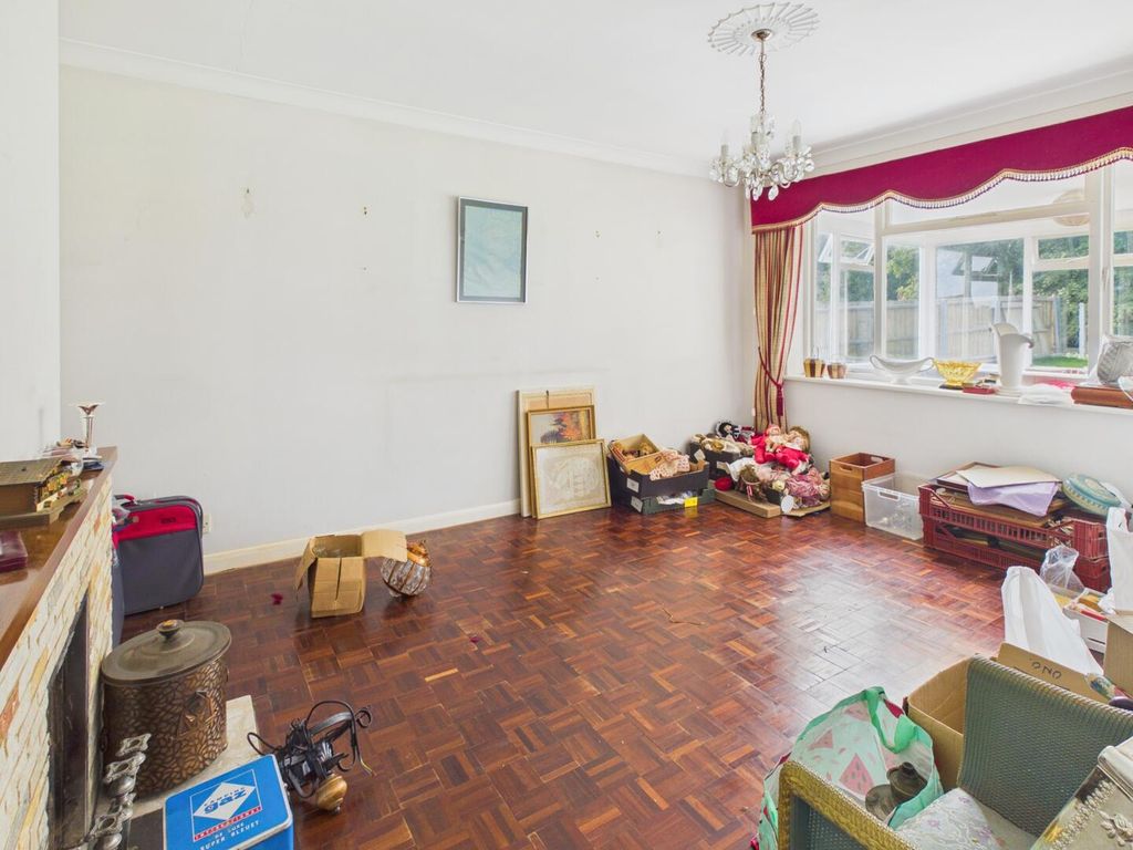 Property photo 3 of 9 Living Room